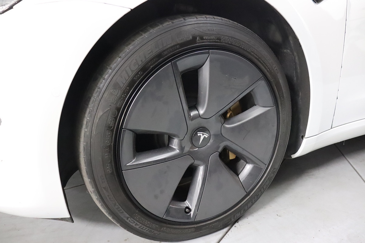2020 Tesla Model 3 Long Range photo 5