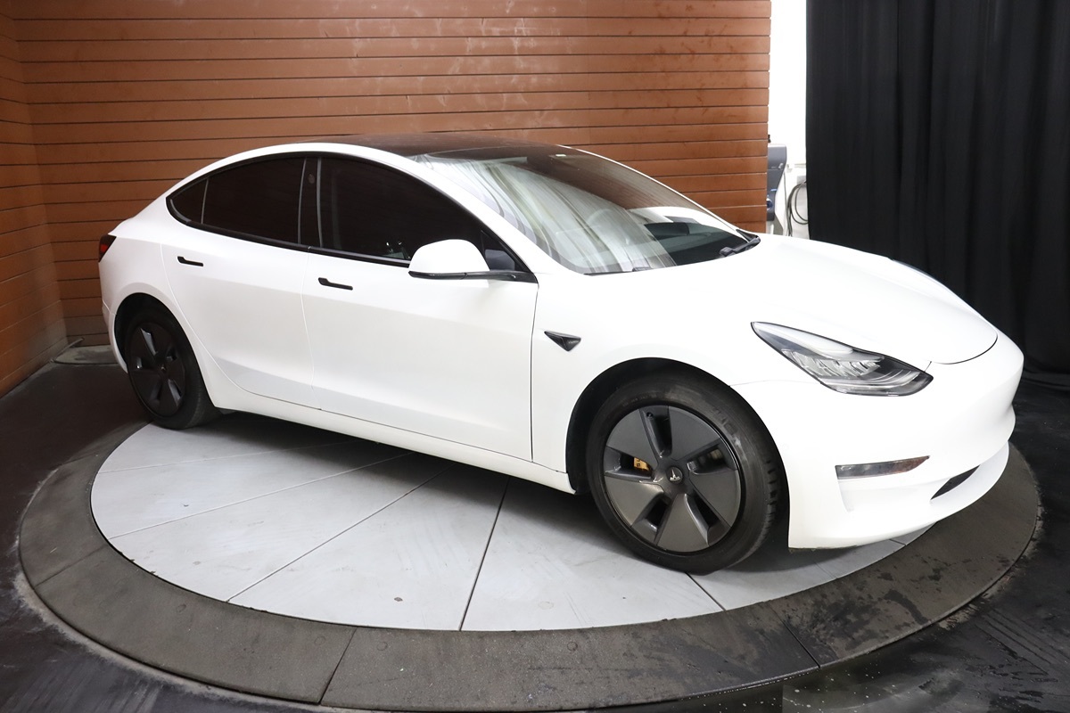 2020 Tesla Model 3 Long Range photo 17