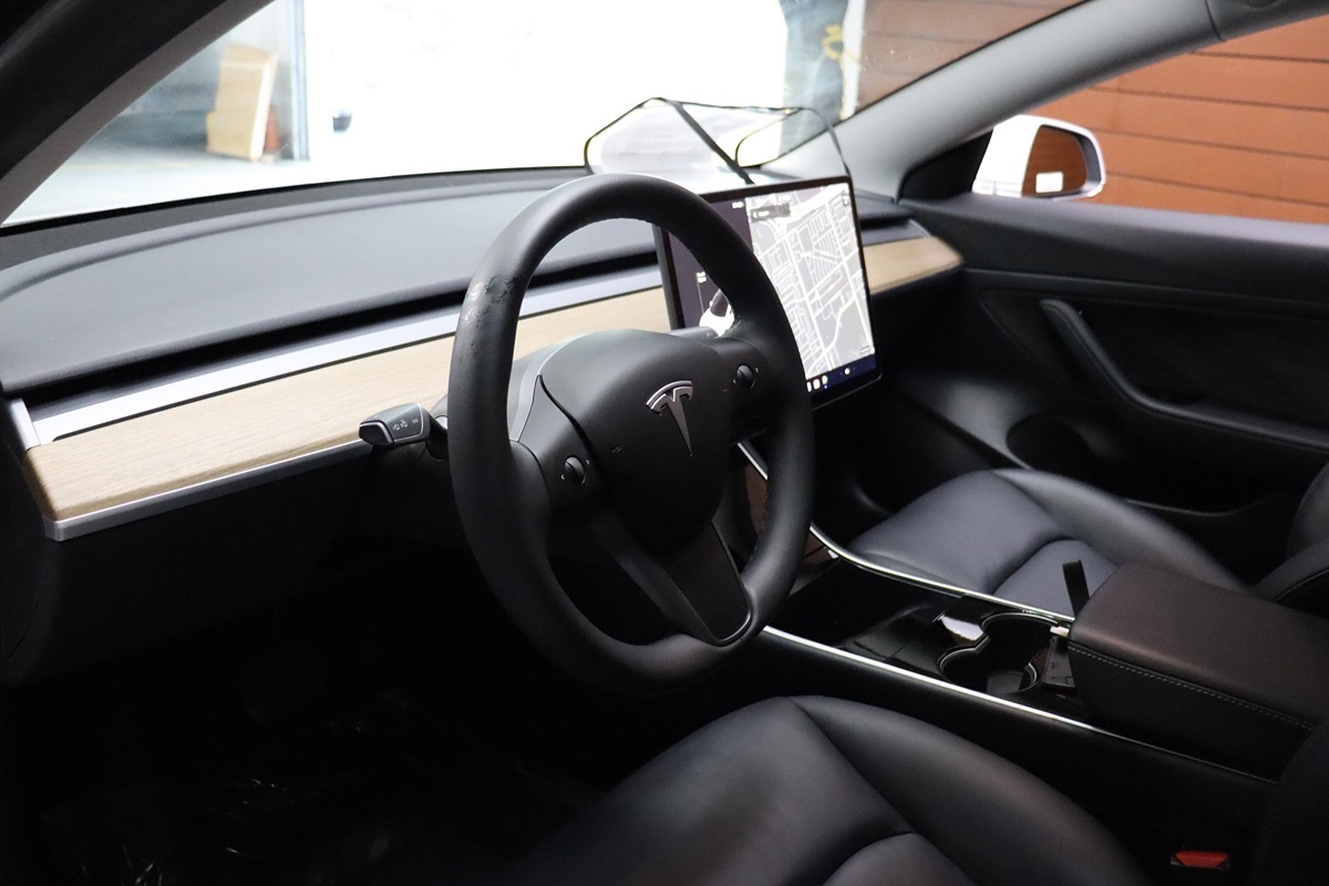 2020 Tesla Model 3 Long Range photo 31