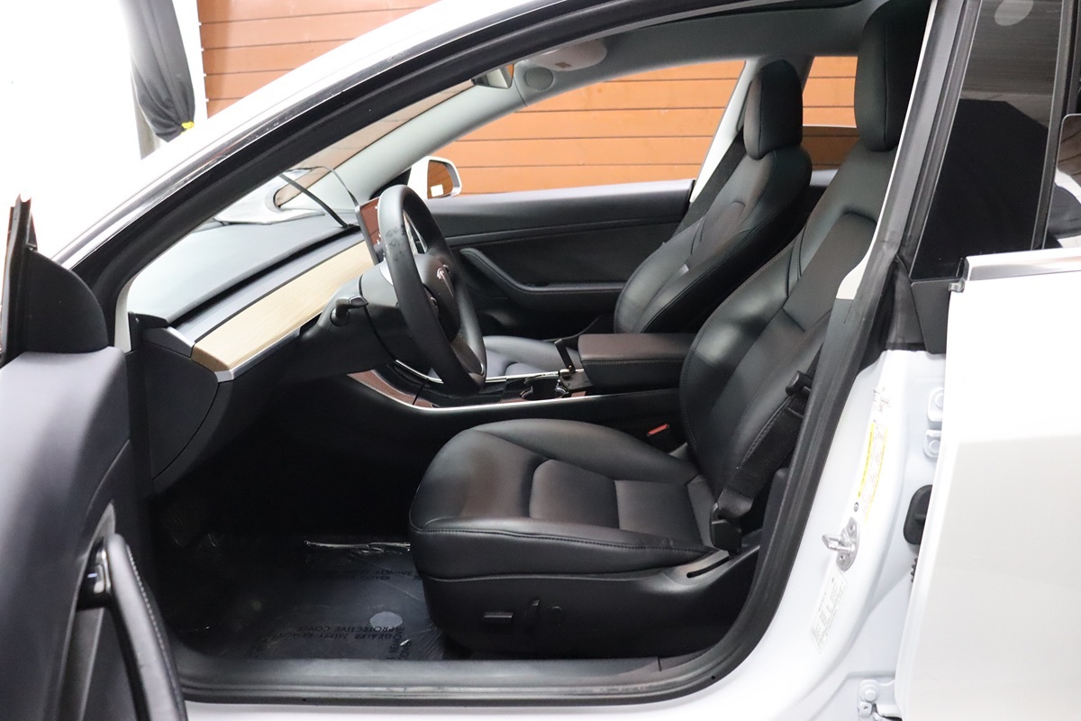 2020 Tesla Model 3 Long Range photo 32