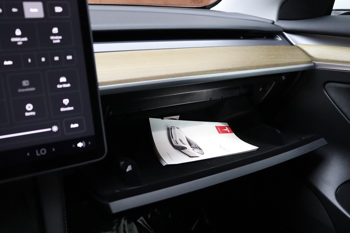 2023 Tesla Model 3 photo 14