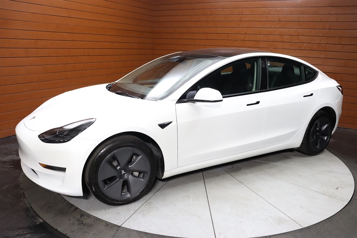 2023 Tesla Model 3 photo 4