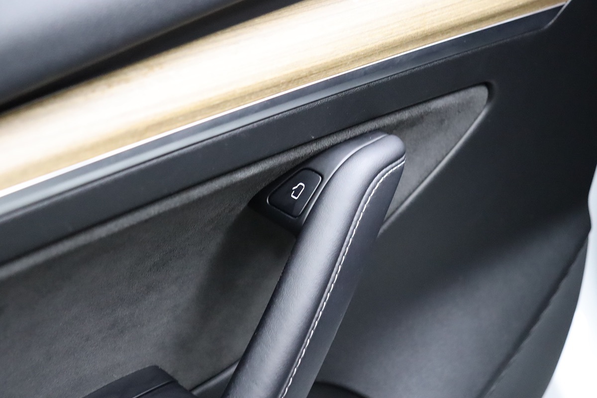 2023 Tesla Model 3 photo 16