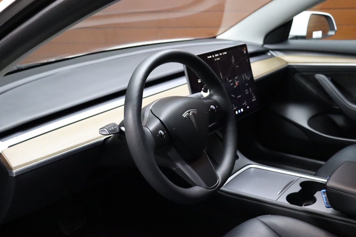 2023 Tesla Model 3 photo 18