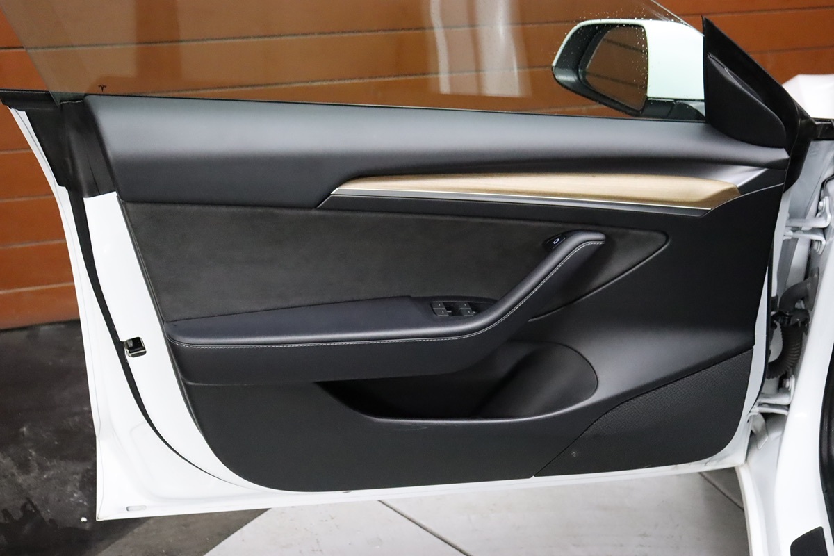 2023 Tesla Model 3 photo 30