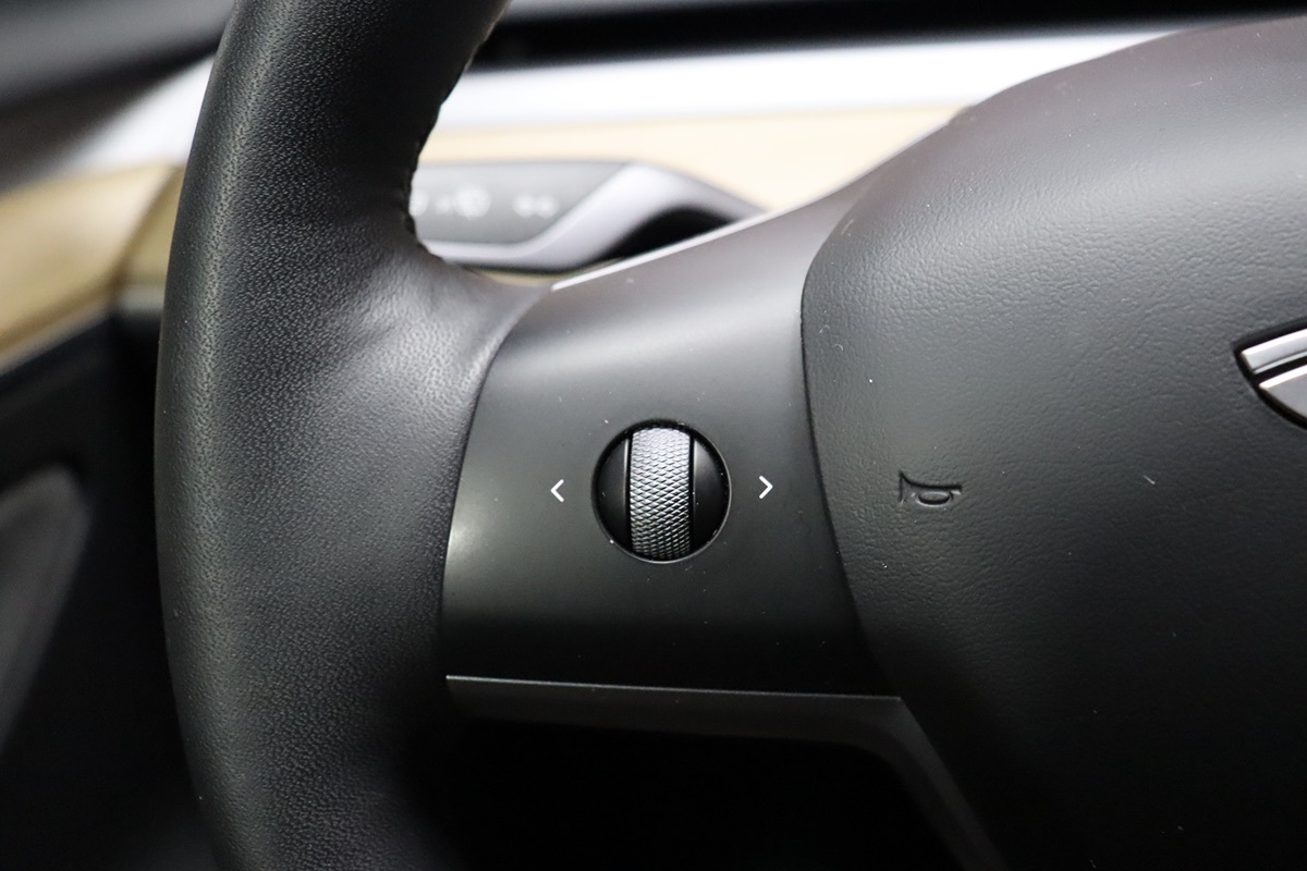 2023 Tesla Model 3 photo 34