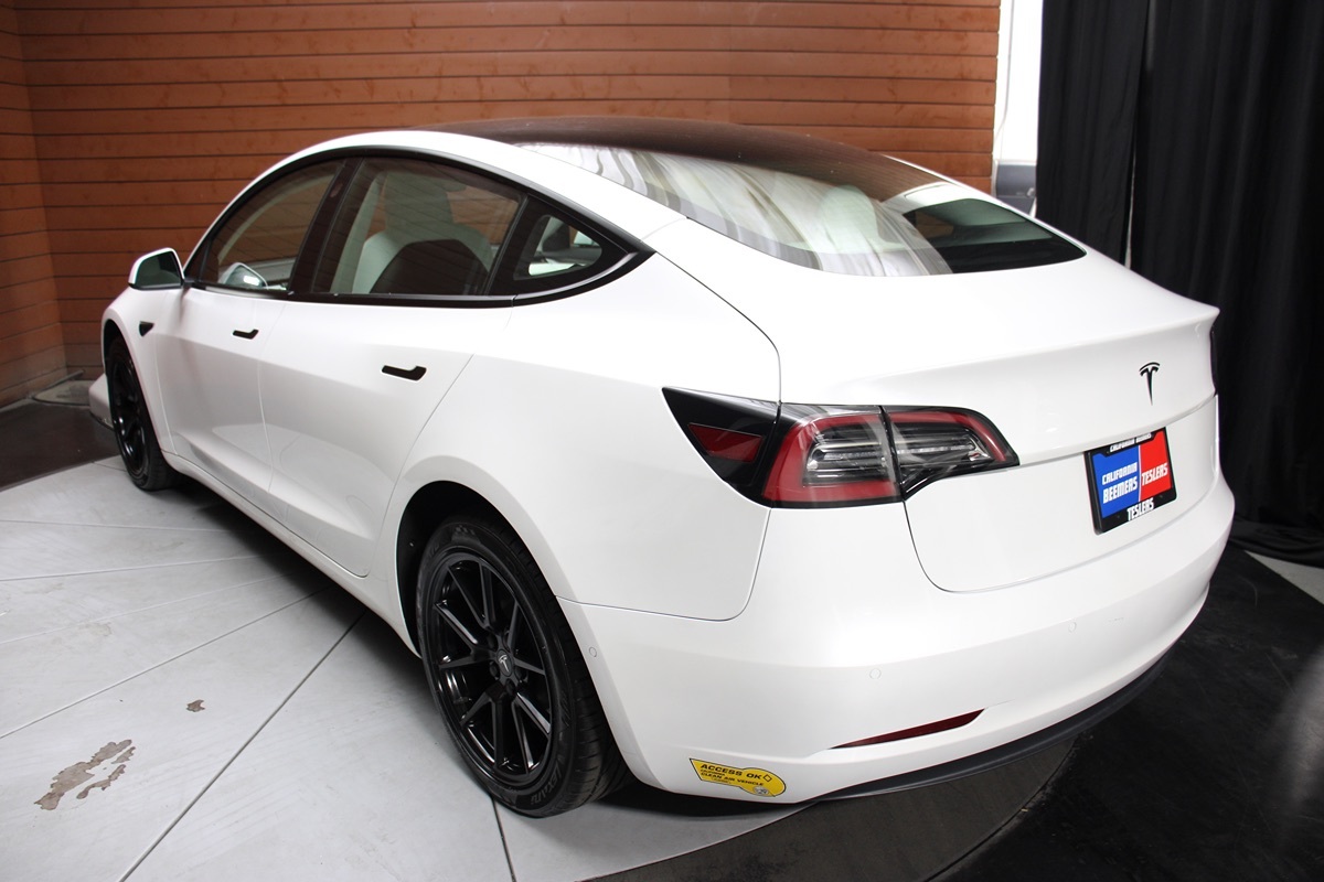2022 Tesla Model 3 photo 9