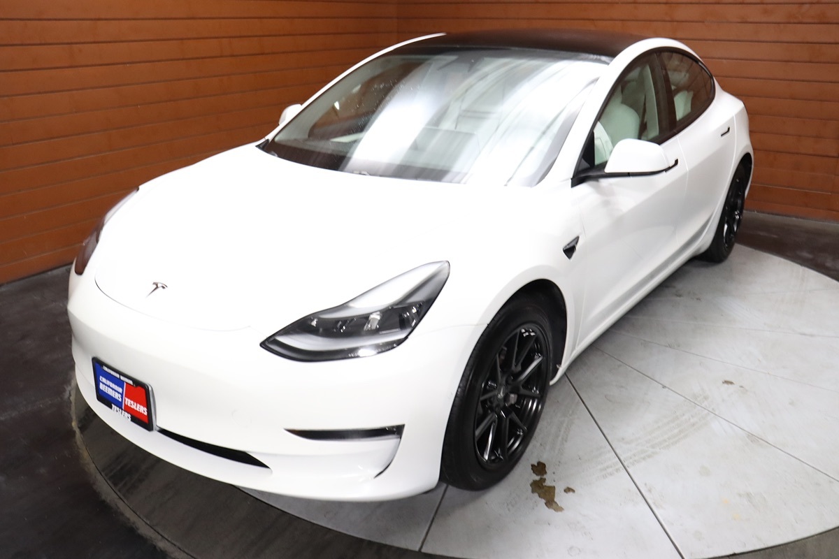 2022 Tesla Model 3 photo 4