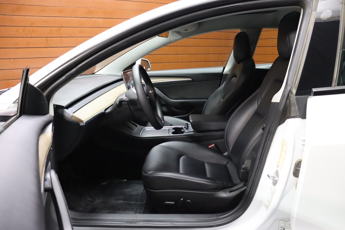 2022 Tesla Model 3 Long Range photo 28