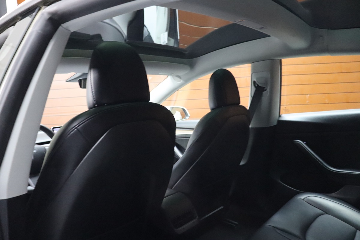 2022 Tesla Model 3 Long Range photo 32