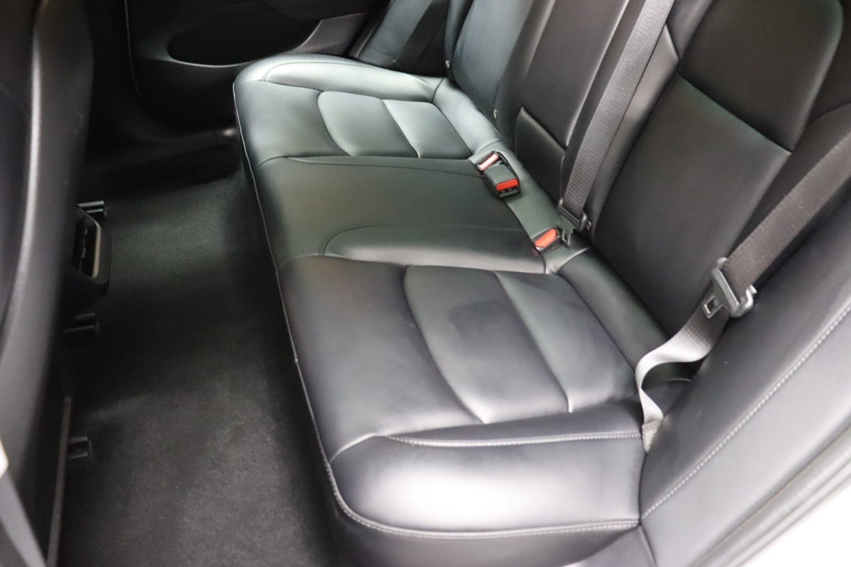2022 Tesla Model 3 Long Range photo 35