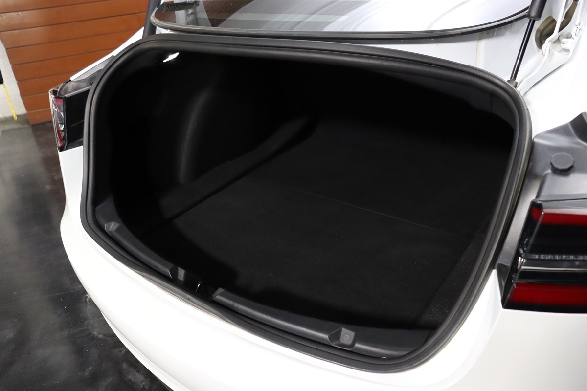 2022 Tesla Model 3 Long Range photo 10