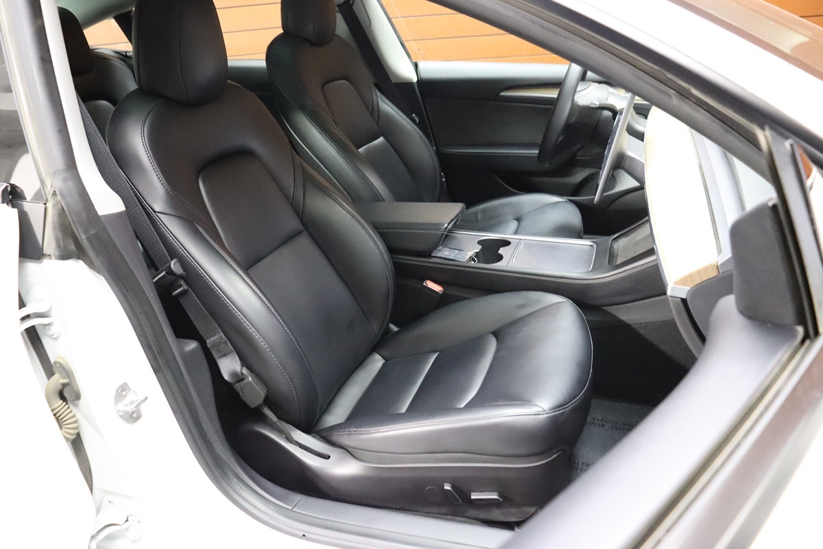 2022 Tesla Model 3 Long Range photo 47