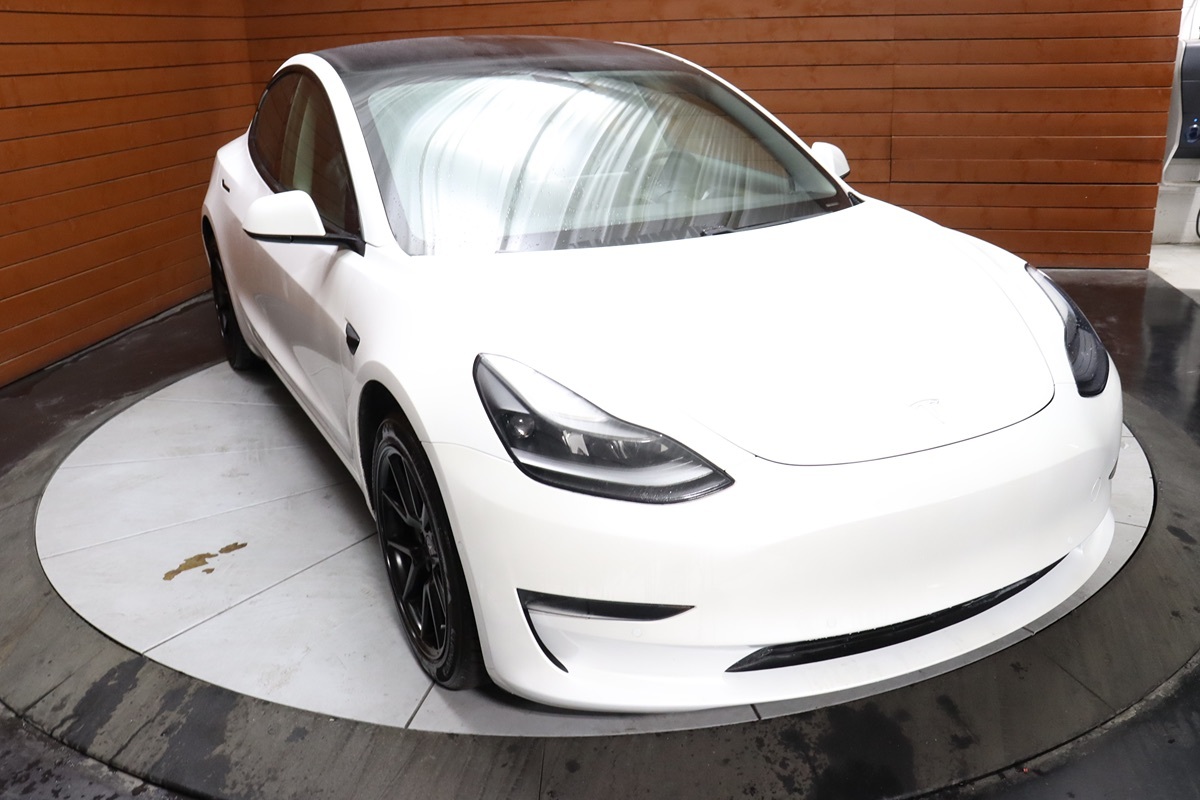 2022 Tesla Model 3 Long Range photo 16