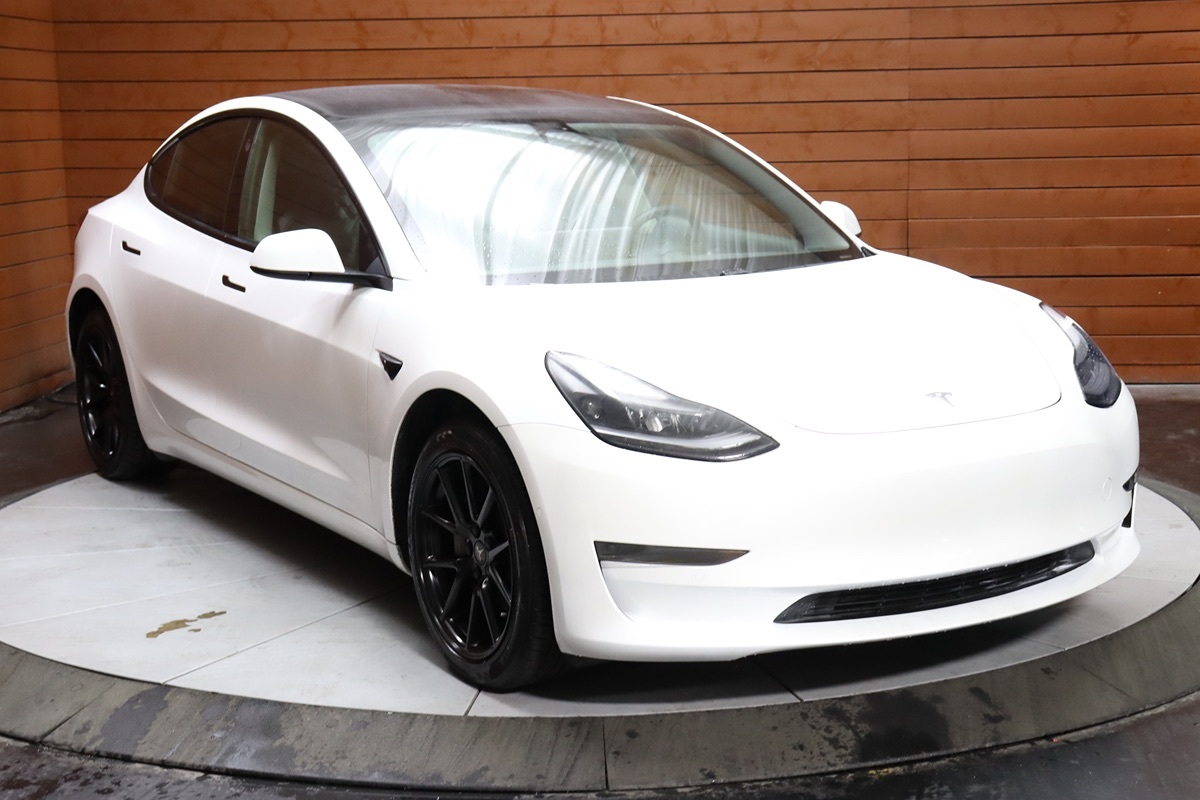 2022 Tesla Model 3 Long Range photo 17