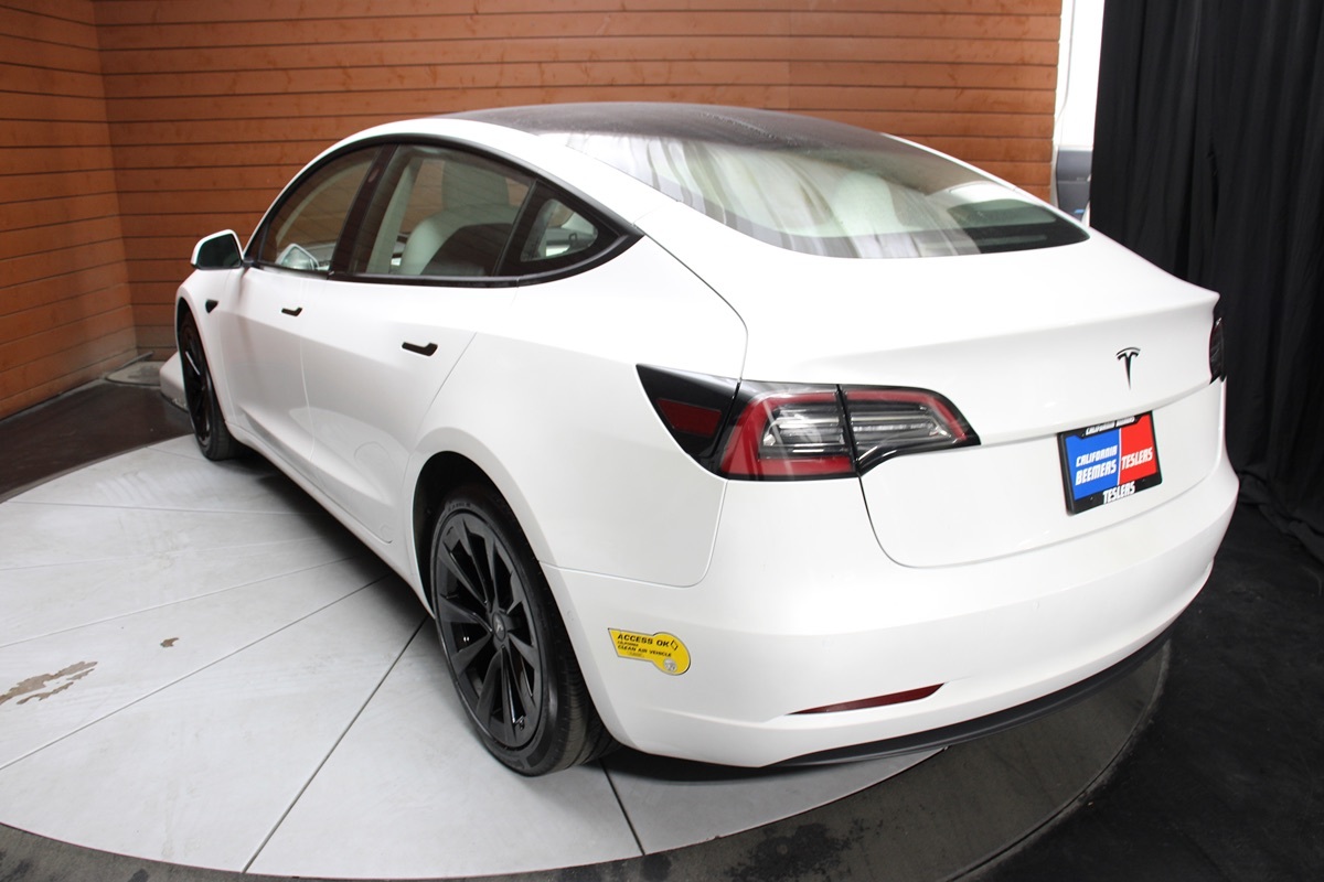 2022 Tesla Model 3 photo 10