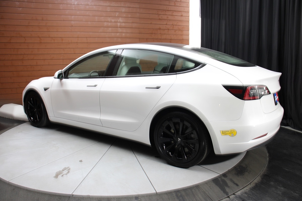 2022 Tesla Model 3 photo 9