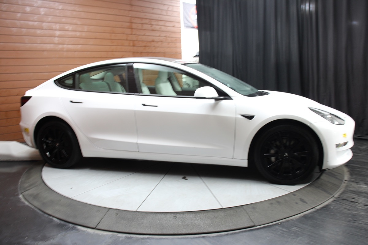 2022 Tesla Model 3 photo 17