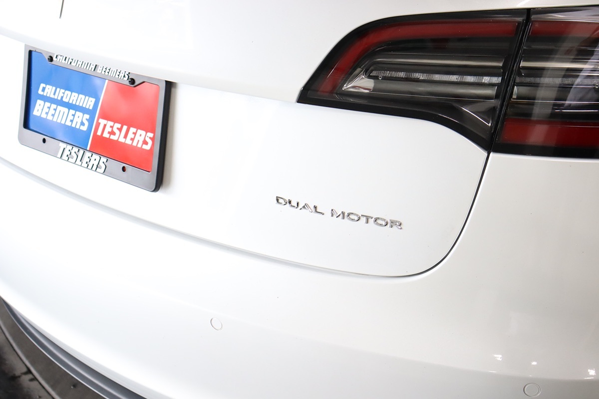 2020 Tesla Model 3 Long Range photo 9