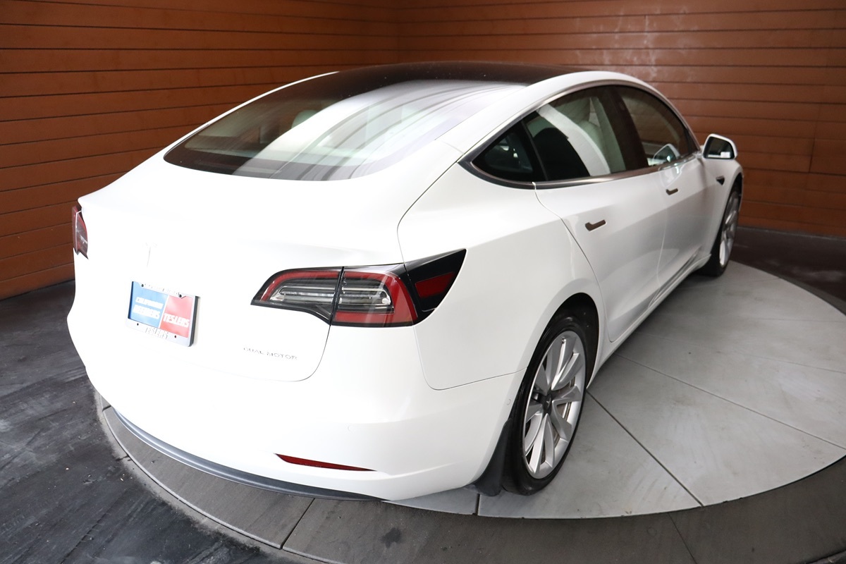 2020 Tesla Model 3 Long Range photo 10