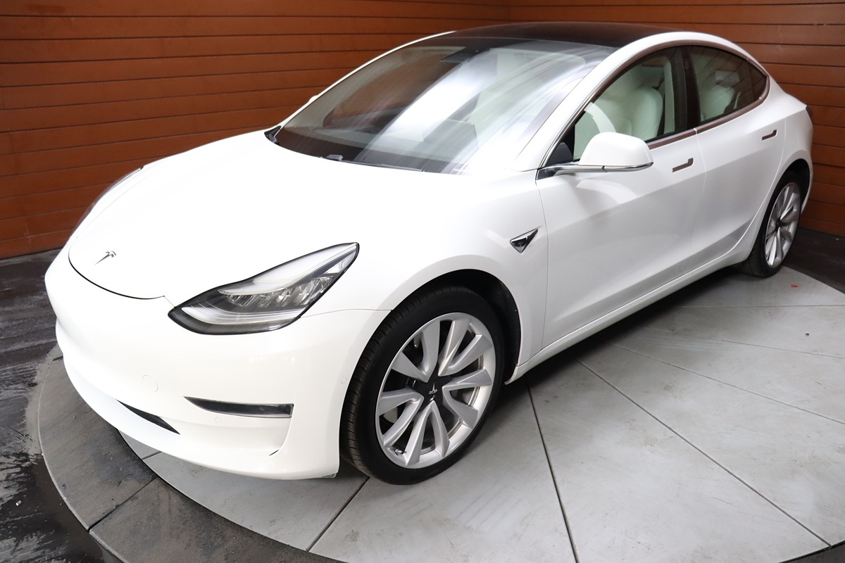 2020 Tesla Model 3 Long Range photo 7