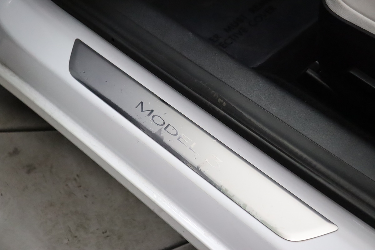 2020 Tesla Model 3 Long Range photo 22