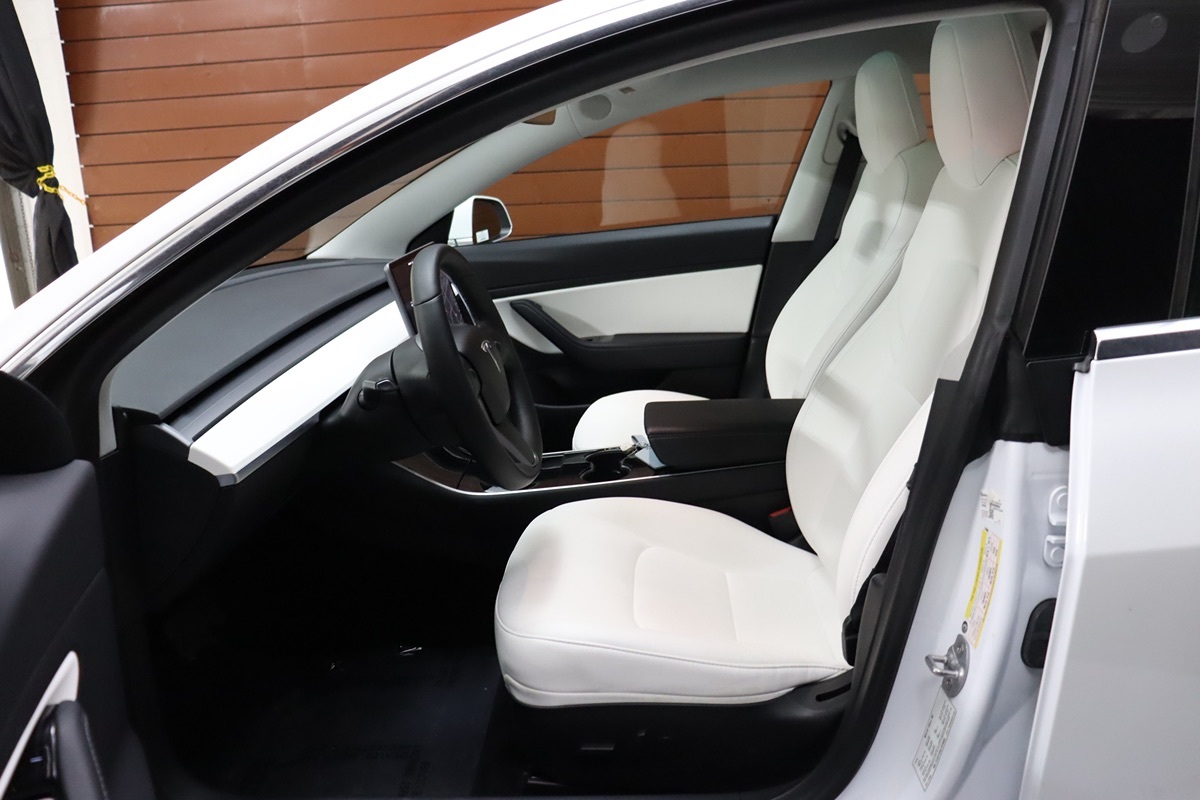 2020 Tesla Model 3 Long Range photo 24