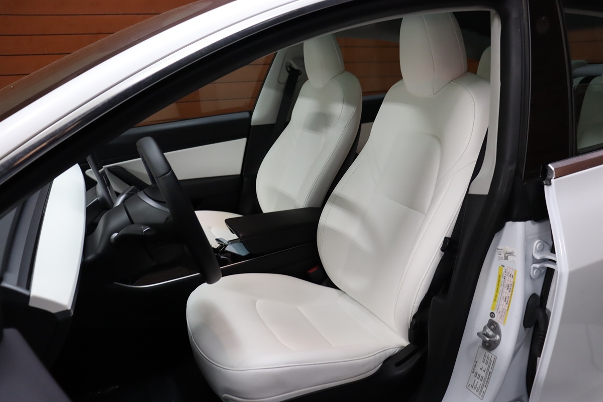 2020 Tesla Model 3 Long Range photo 26