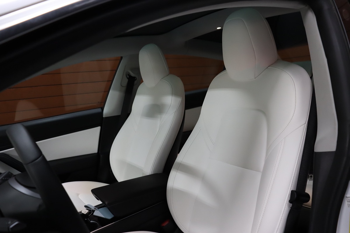 2020 Tesla Model 3 Long Range photo 27