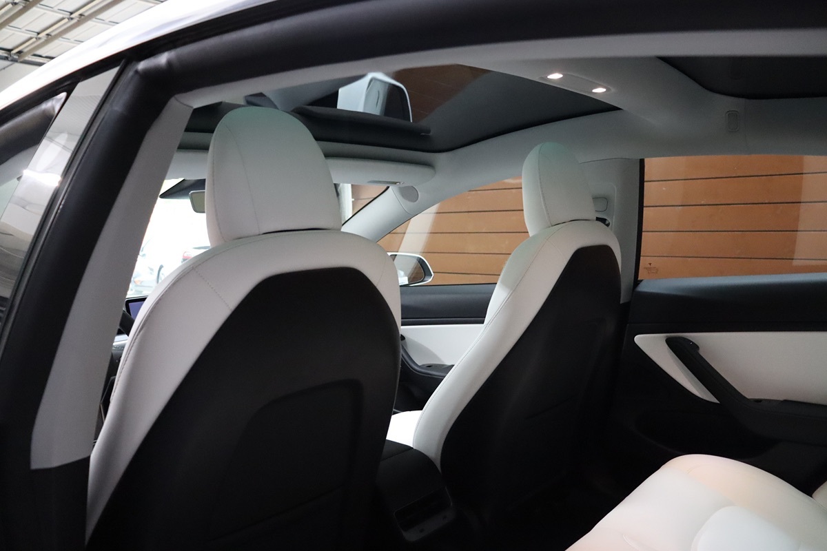 2020 Tesla Model 3 Long Range photo 28