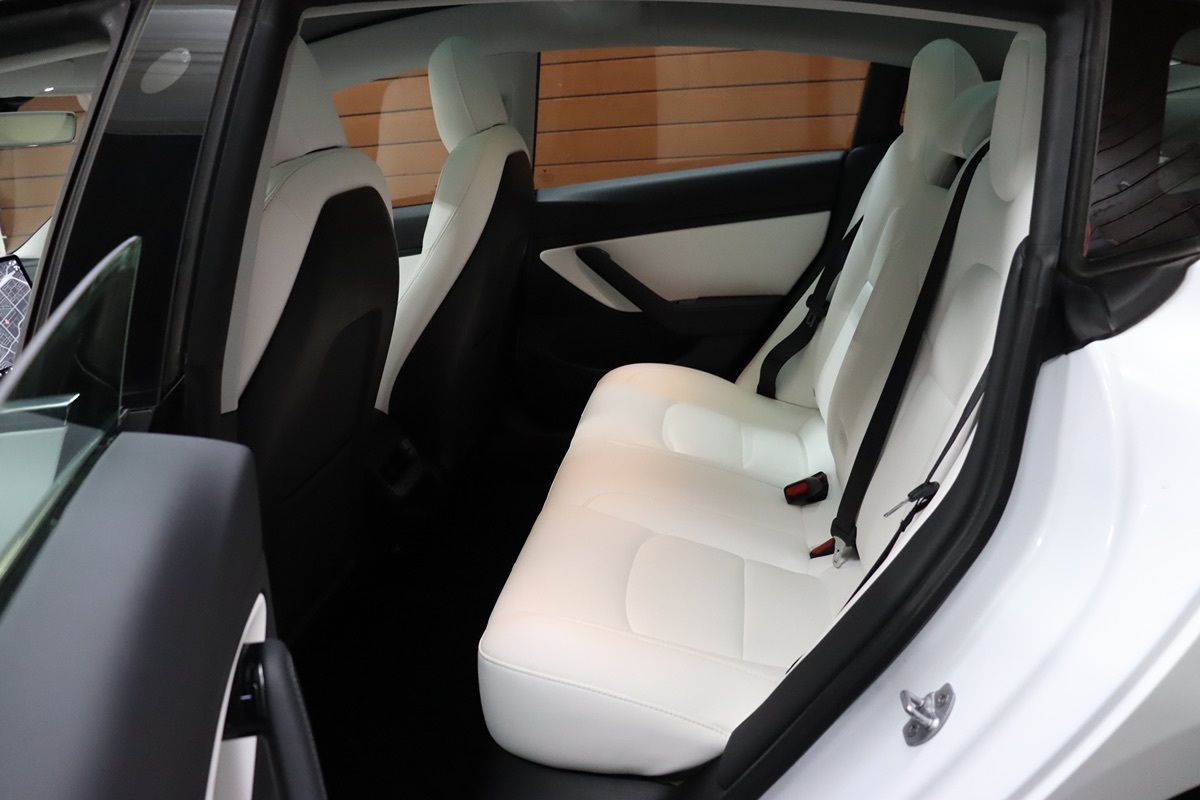 2020 Tesla Model 3 Long Range photo 29