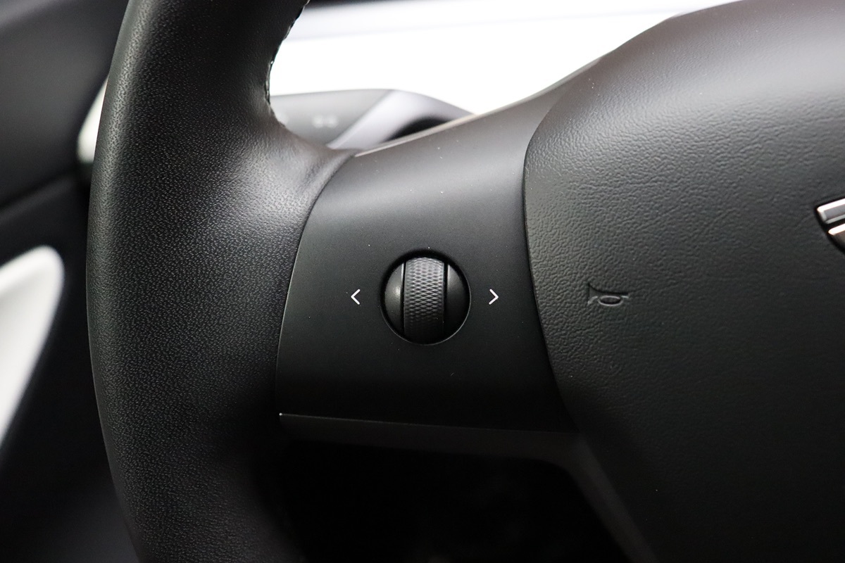 2020 Tesla Model 3 Long Range photo 35