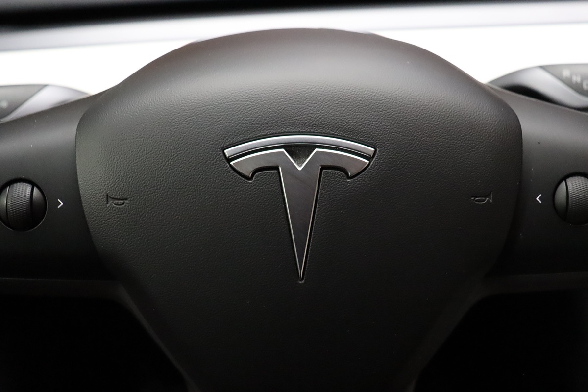 2020 Tesla Model 3 Long Range photo 36