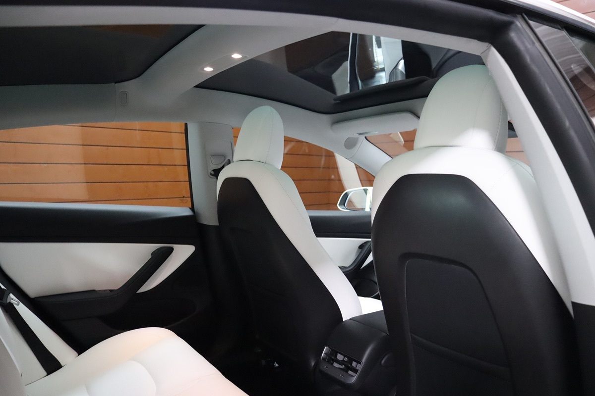 2020 Tesla Model 3 Long Range photo 46