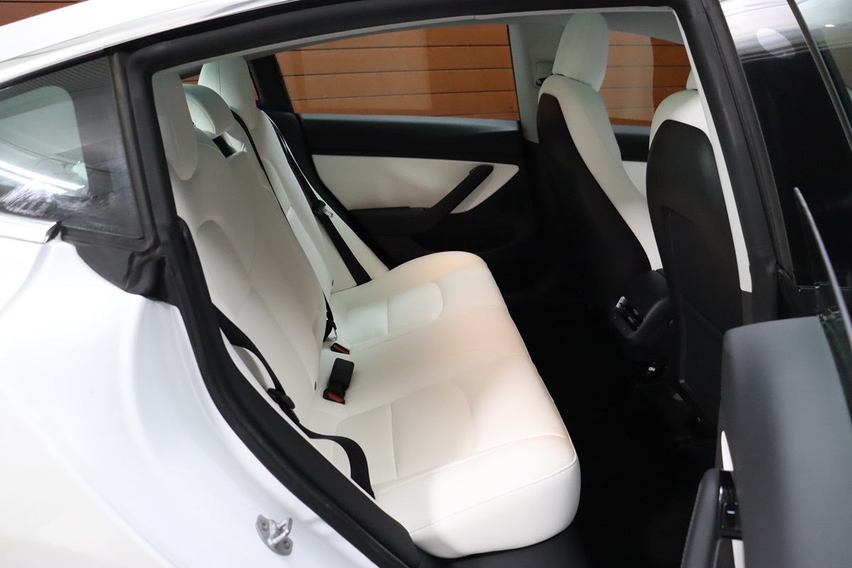 2020 Tesla Model 3 Long Range photo 47