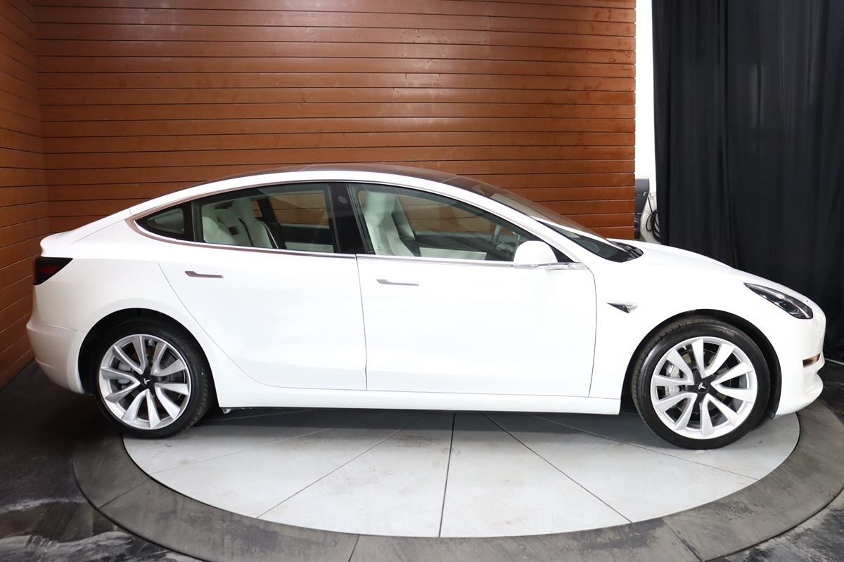 2020 Tesla Model 3 Long Range photo 12