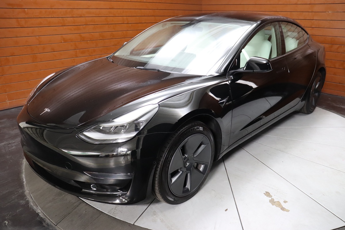 2022 Tesla Model 3 photo 3