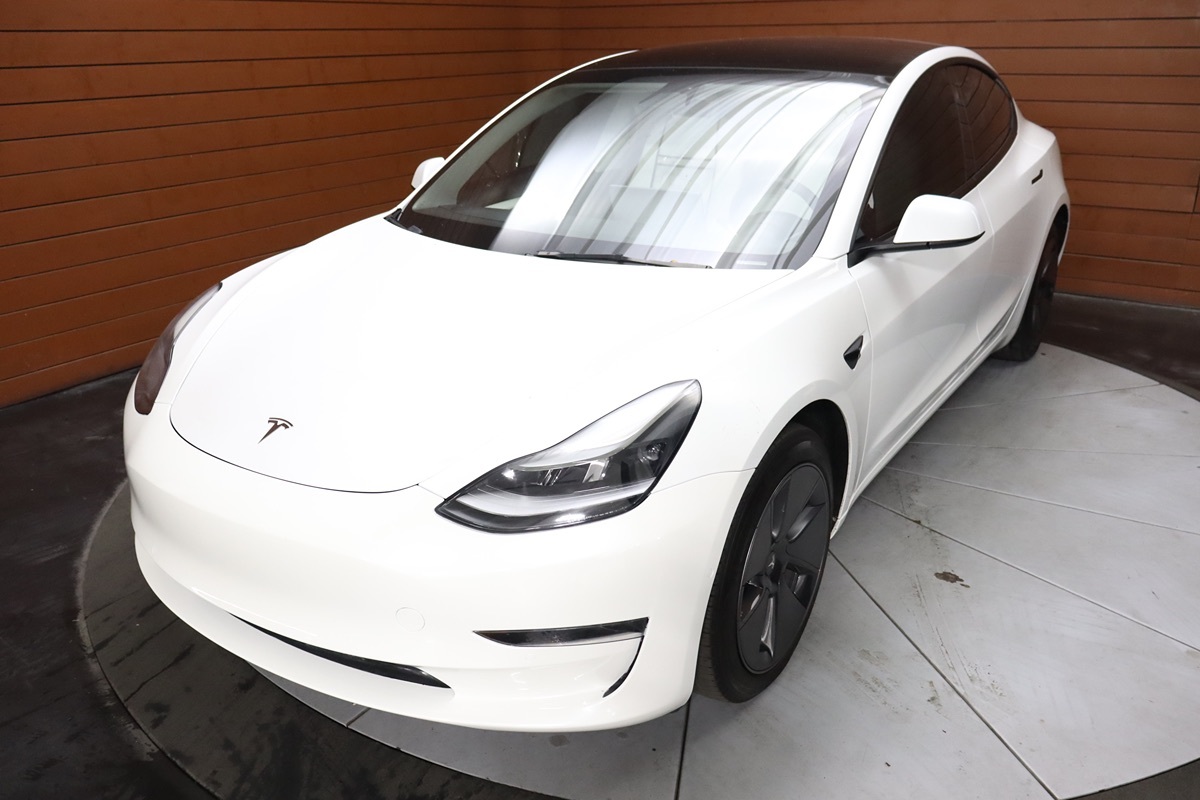 2022 Tesla Model 3 photo 2