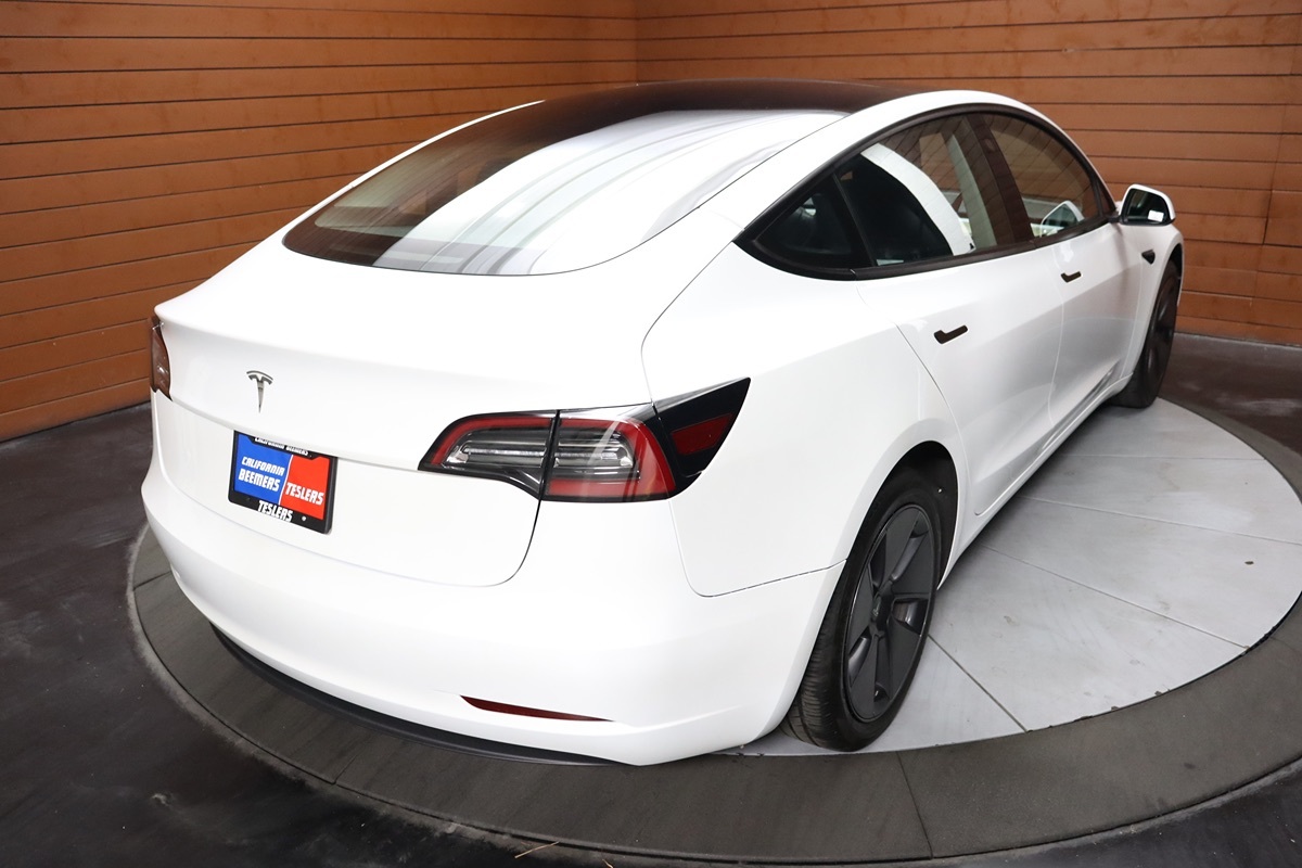 2023 Tesla Model 3 photo 14