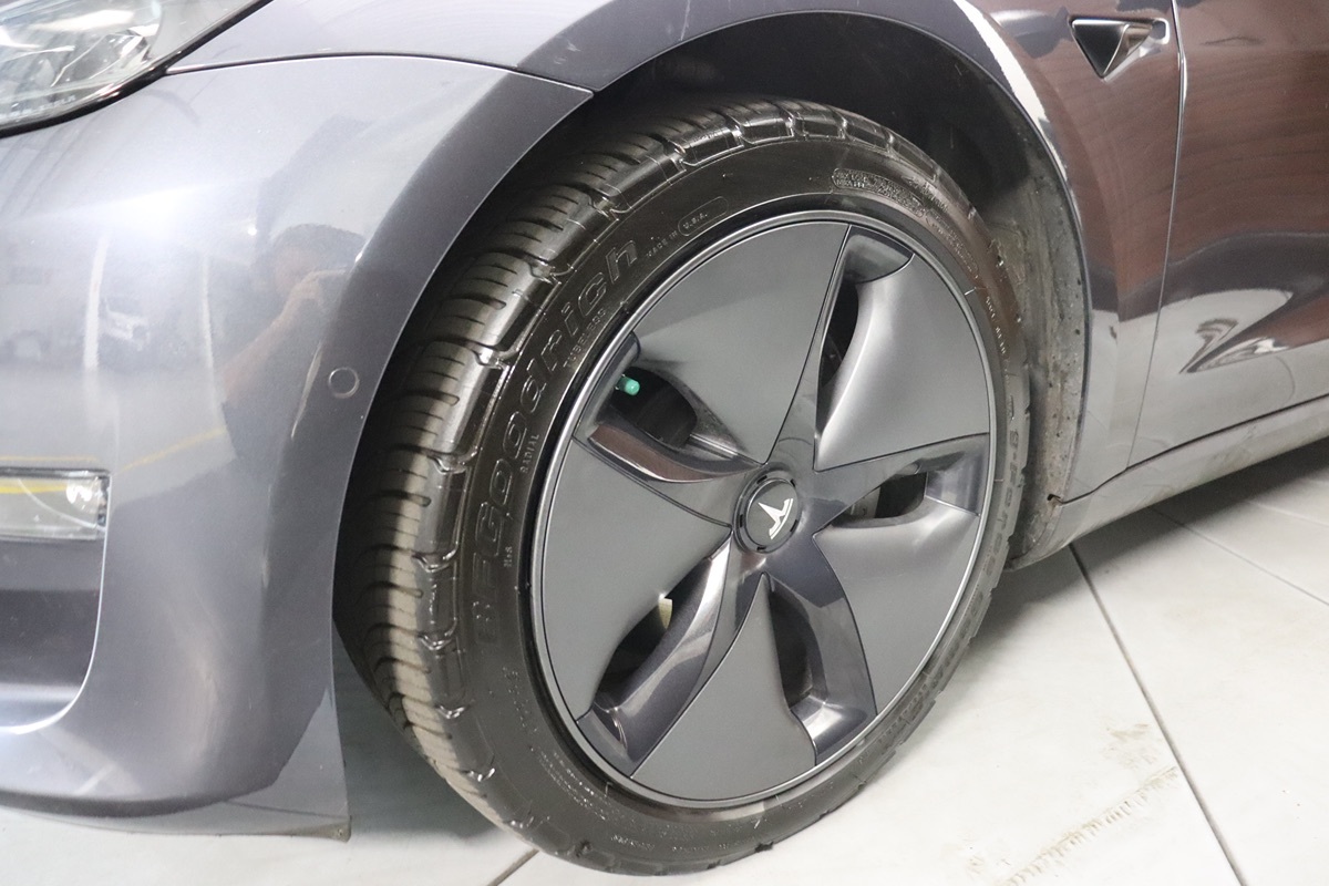 2023 Tesla Model 3 Long Range photo 8