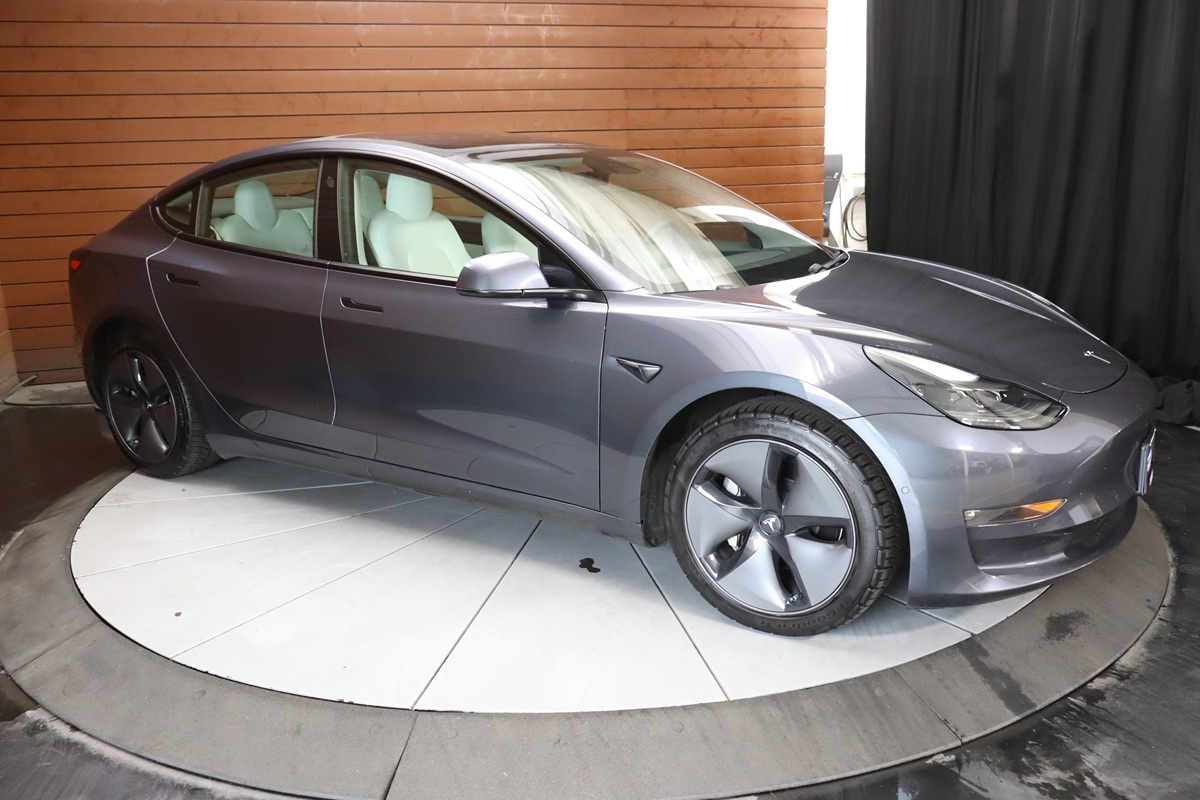 2023 Tesla Model 3 Long Range photo 4