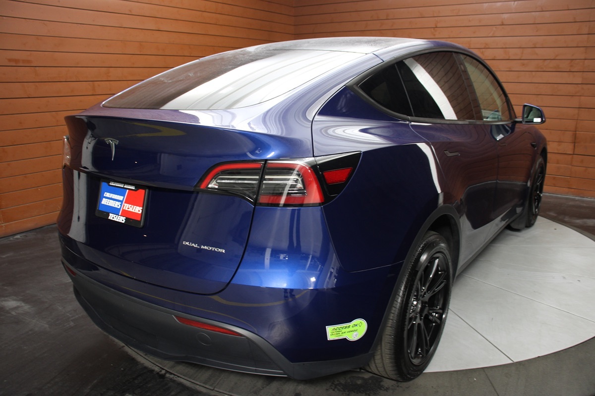 2023 Tesla Model Y Long Range photo 19