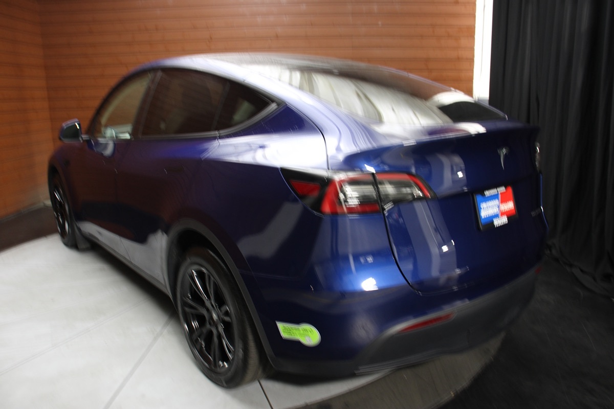 2023 Tesla Model Y Long Range photo 9