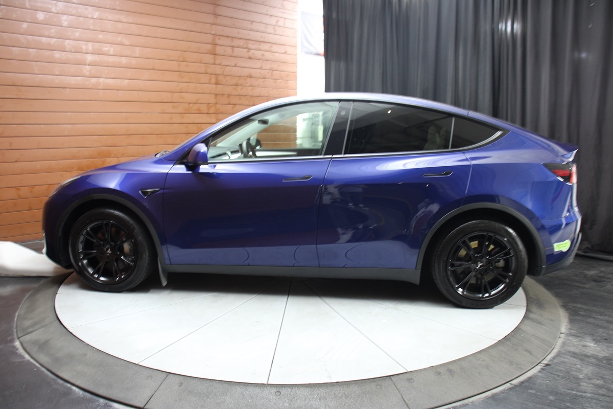 2023 Tesla Model Y Long Range photo 6