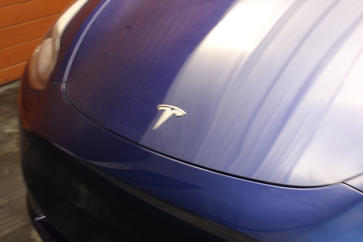 2023 Tesla Model Y Long Range photo 2