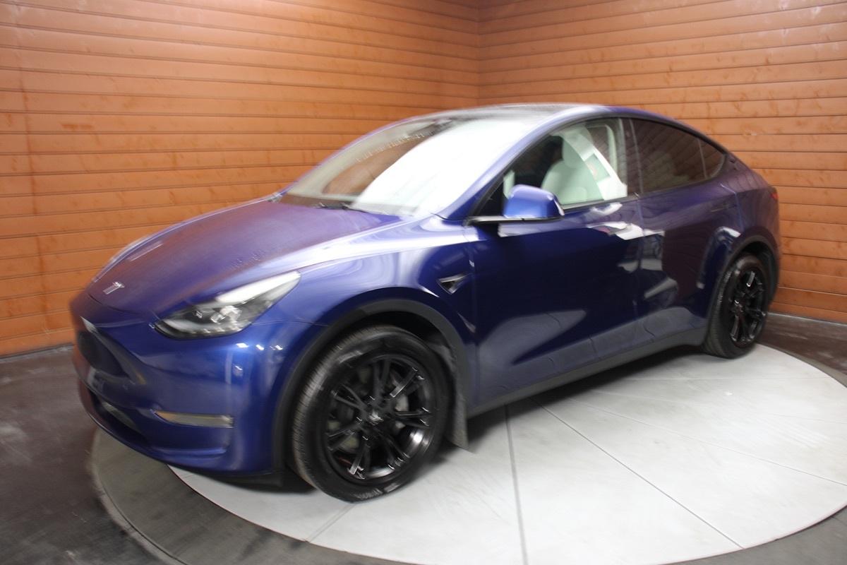 2023 Tesla Model Y Long Range photo 5