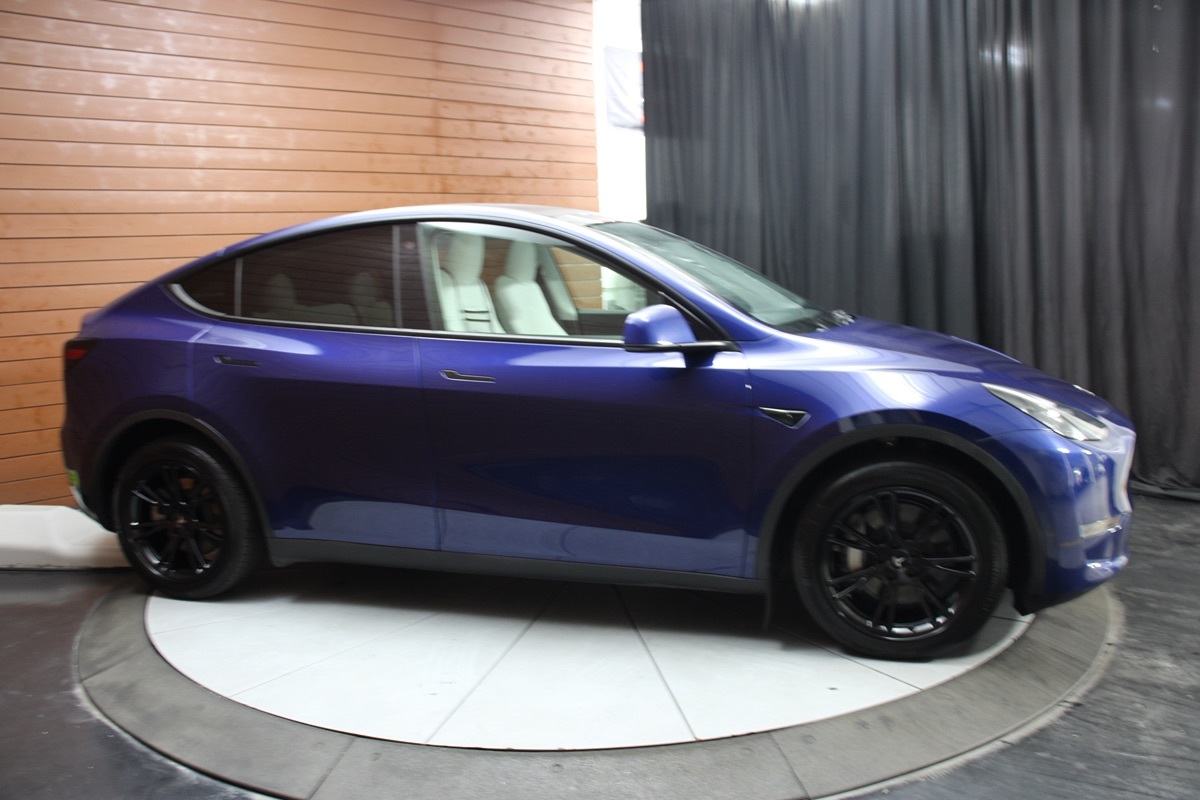 2023 Tesla Model Y Long Range photo 18