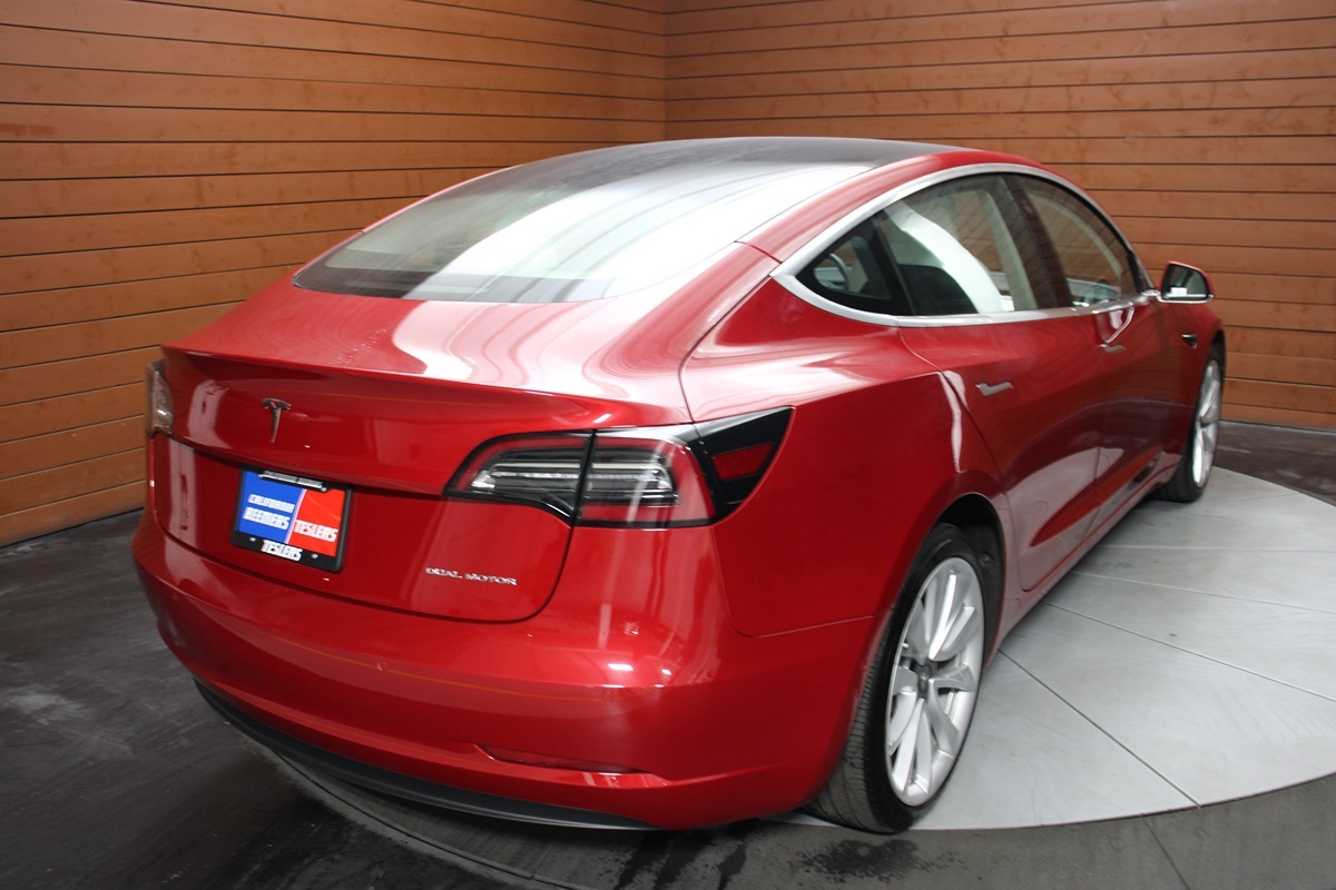 2020 Tesla Model 3 Long Range photo 19