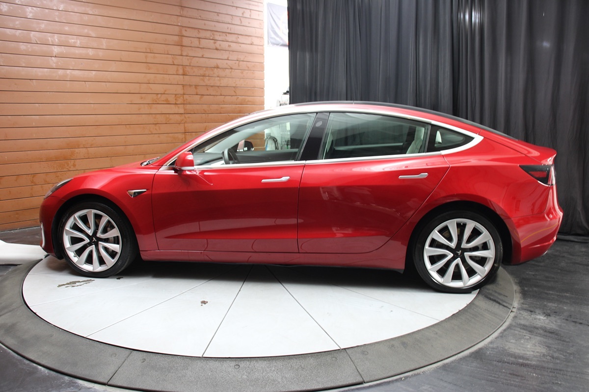 2020 Tesla Model 3 Long Range photo 8