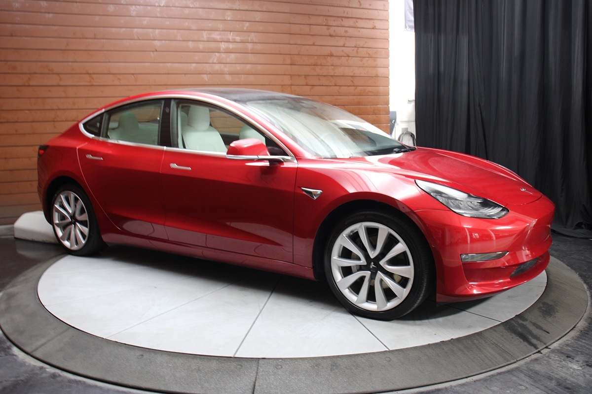 2020 Tesla Model 3 Long Range photo 17